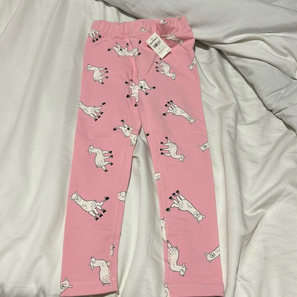 Hanna Andersson 120 6/7 pink sheep leggings
nwt perfect unworn condition